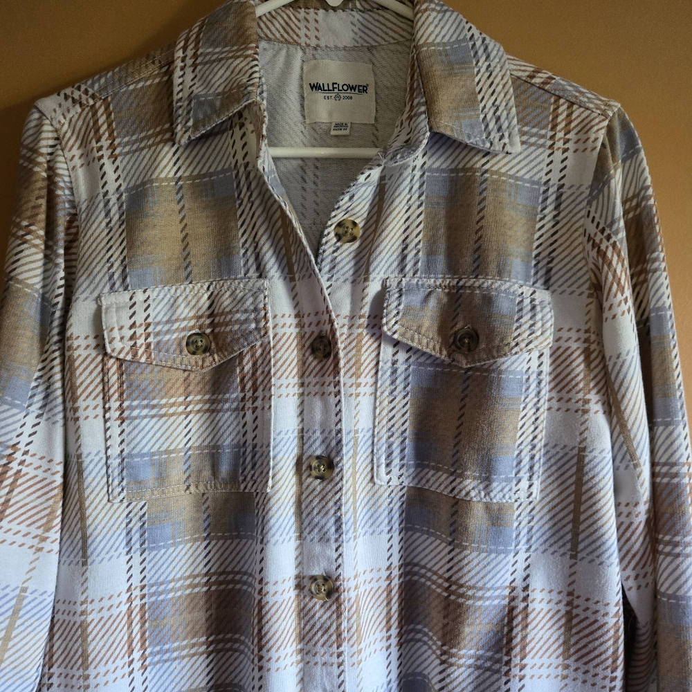 Wallflower Plaid Flannel PTP=18.5"